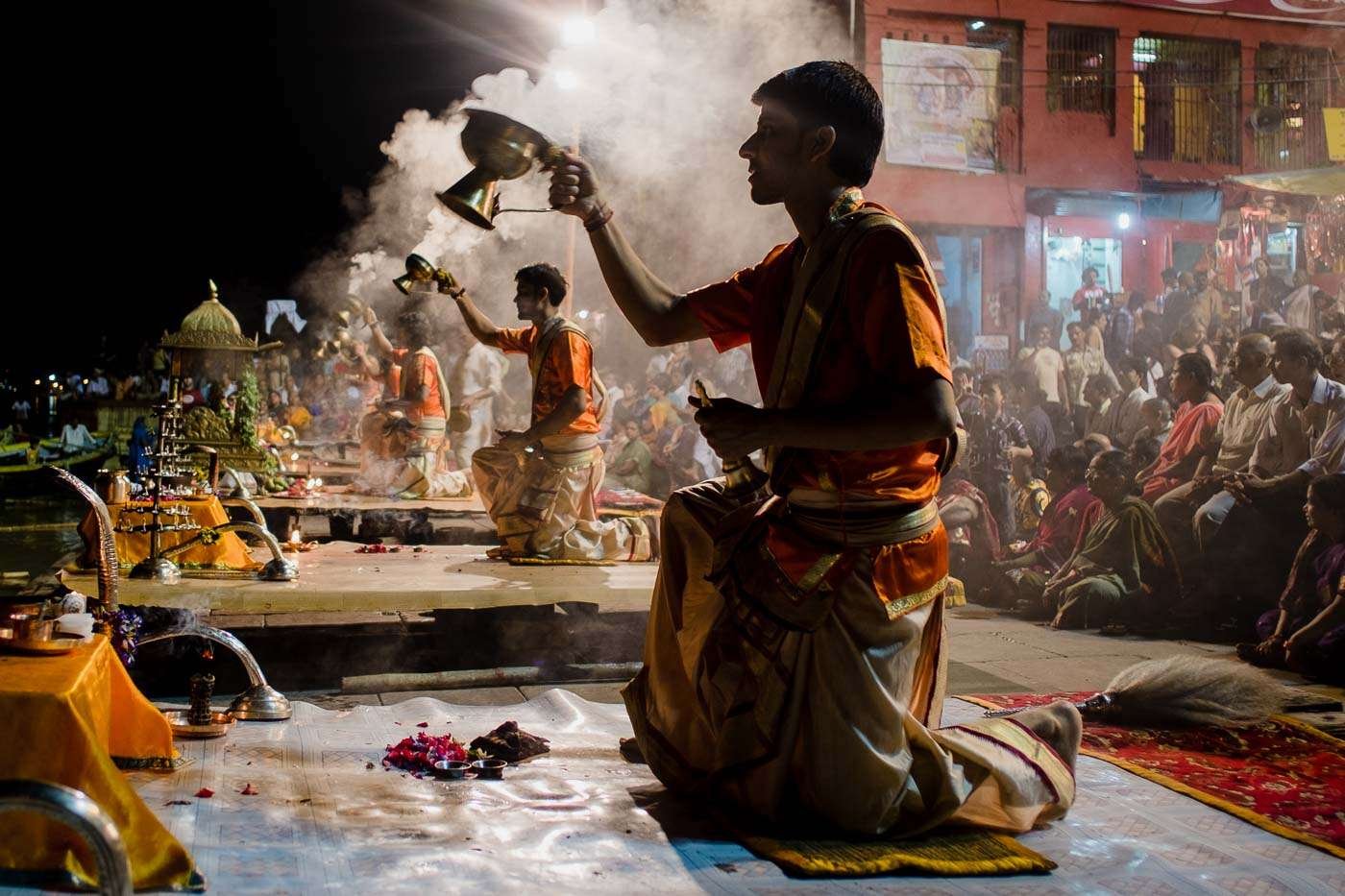 india-varanasi: the ganga aarti ritual