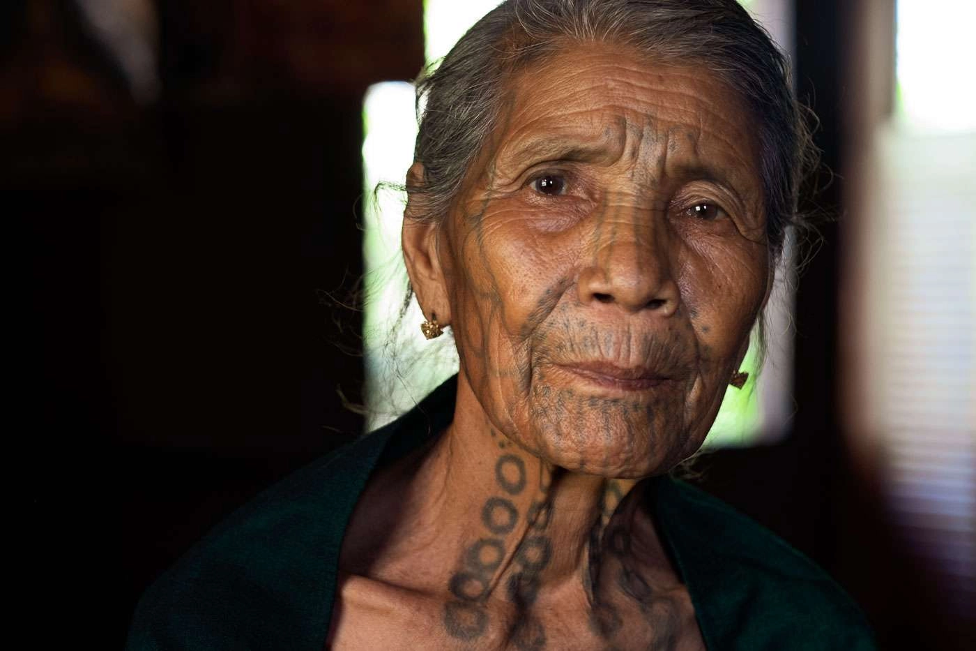 myanmar photo tours - chin state - photo of tribeswoman